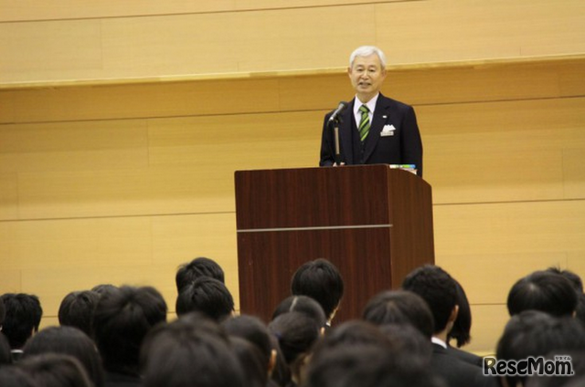 校長に就任した田邊裕氏