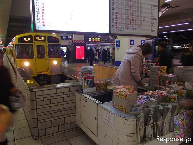 【東日本大地震】小田急電鉄や西武鉄道でダイヤ変更 輪番停電、電鉄系の動き 特急運転中止やダイヤ変更など