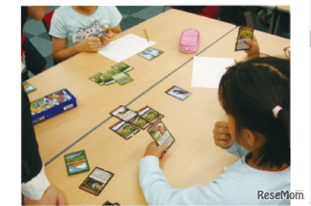 カードゲームをしながら環境学習をする