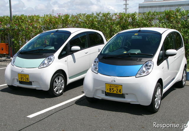 三菱 電気自動車のi-MiEV。電力供給があれば家庭用電源からも充電が可能だ