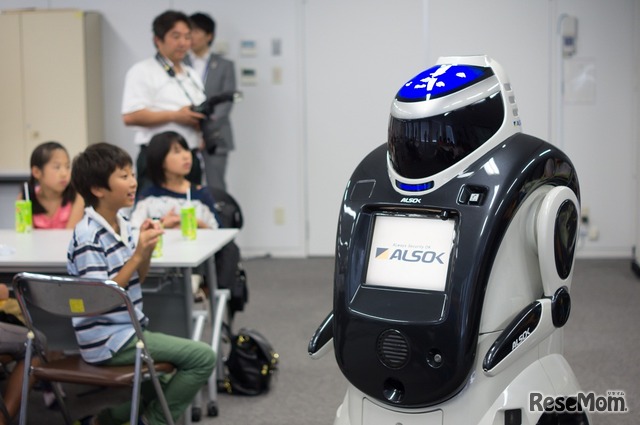 警備ロボットの見学