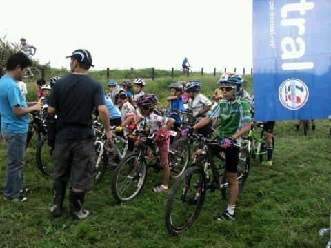 【原石たちの現場】子どものサイクルスポーツ支援、アイウェアの重要性