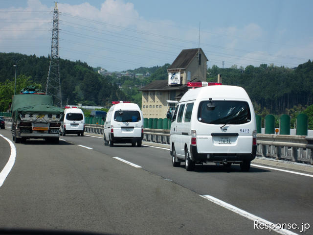 東北自動車道。東日本大震災発生から3か月