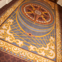 ホテル内廊下の絨毯