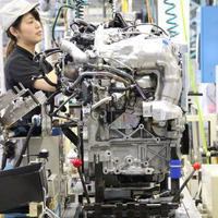 【工場見学2015】車の「心臓」はどう作られているの？ 日産横浜工場