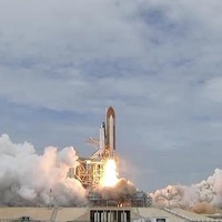 NASA、スペースシャトル「アトランティス」の打ち上げに成功 NASA、スペースシャトル「アトランティス」の打ち上げに成功