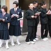 最近の子ども向け制服に加えられた工夫とは。東京、大阪の２会場で紹介する