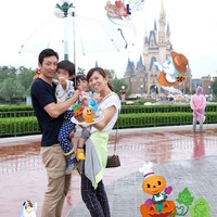 ハロウィーンバージョンの「マジカルプラス」の写真 (c) Disney