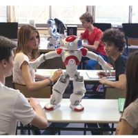 JTP、戸山高でロボット「NAO」を活用したプログラミング学習を提供