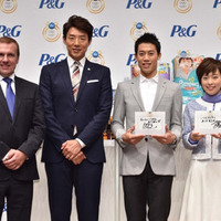 錦織圭と石川佳純、母への感謝を語る「ママの公式スポンサー」トークショー