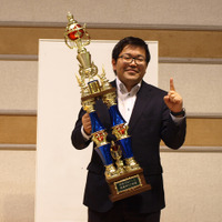 第4回「Q1グランプリ」優勝の森崎重盛先生（宮崎台教室）