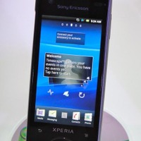 大幅な小型化が図られた「Xperia ray」（CommunicAsia 2011）