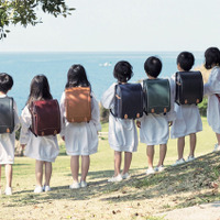 三越伊勢丹オリジナル「Cokitica」×「大峡製鞄」ニュースタンダードランドセル（各7万円）