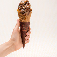 「チョコレートソルトキャラメルソフトクリーム」（税込500円）
