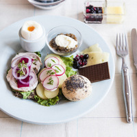 ワールド・ブレックファスト・オールデイが「デンマークの朝ごはん」（1,500円）を提供