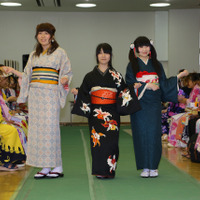 昭和後期の着物。四季にとらわれない柄や色の着物が流行した（撮影：市原達也）