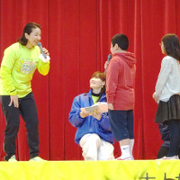 浜口京子、子どもたちにアニマル体操を指導…こころのチャレンジプロジェクト