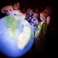 デジタル地球儀「触れる地球」