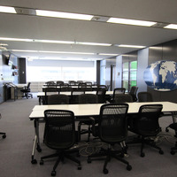 TGG　3階の「Media Lab」。放送室の隣にある部屋では、仲間が撮影・放送している番組を視聴できる