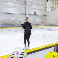 浅田真央、舞が小学生30人にスケートを直接指導「私も勇気と元気をもらった」