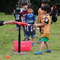 西武ライオンズが 「親子で楽しめるキャッチボール体験イベント」開催