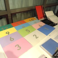 Pat-miは12色の日本の四季をイメージした表紙色に。