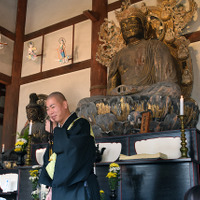 喜光寺では副住職の高次喜勝さんによる特別授業