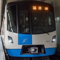 幼児1人から4人までの無料化が実施される方向で調整が進んでいる札幌市営地下鉄。写真は東豊線用9000形。