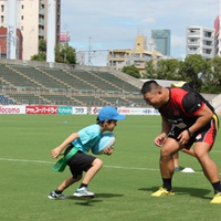 ラグビー経験のない小学生に向けたタグラグビー教室「AIG Tag Rugby Tour」開催