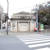 会場の旧博物館動物園駅