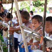石けんを使って手を洗うキリバスの子どもたち（2019年10月撮影）　(c) UNICEF_UNI220408_Pacific