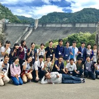 2018年「エコ×エネ体験ツアー水力編 奥只見 学生ツアー」の集合写真
