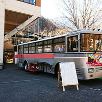 トロバス記念館に保存されている関電トンネルトロリーバス300形301号車