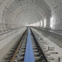 大阪府北部から万博会場へ向けてのアクセス向上を図るため、2023年度の開業を目指して建設が進められている北大阪急行電鉄延伸区間（千里中央～箕面萱野間約2.5km）のシールドトンネル。
