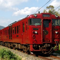 佐賀と長崎を巡る新たな観光列車『ふたつ星4047』には、この『いさぶろう・しんぺい』と同じくキハ40系の両運転台車と片運転台車が充当される。