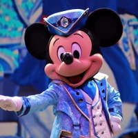 「東京ディズニーシー20周年“シャイニング・ウィズ・ユー”」As to Disney artwork, logos and properties： (C) Disney