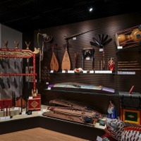 世界の民族楽器展示室