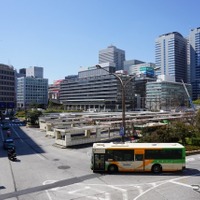 現在の新宿駅西口周辺。左手の京王百貨店が見える部分が「北街区」部分。