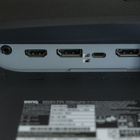 USB Type-C接続でさまざまな電子機器に対応。60W給電もできる。