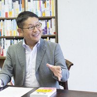 中学受験指導の第一線に立つ教育家の小川大介先生