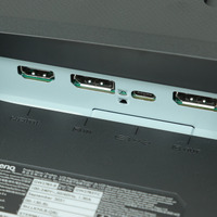 HDMIに加え、USB Type-Cも接続可能。60W給電もできる