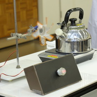 蒸気でタービンを回す石炭火力発電の仕組みを実験
