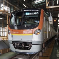 東京メトロ和光車両基地＆昭和鉄道高校探訪ツアー：17000系の行き先表示が、営業線では見られないMマーク＋東京メトロの文字