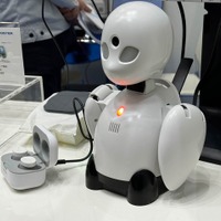 イヤホンで分身ロボット「OriHime」遠隔操作…NECら研究