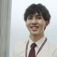 取材に応じてくれた浦和実業学園中学校・高等学校　英語科の荒井廉征先生