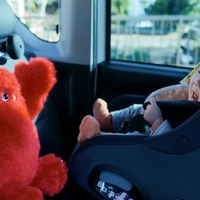 子守り支援ロボットに新機能「マダイルヨ」追加、日産