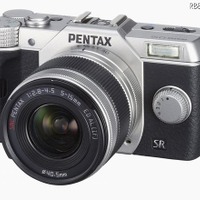 「PENTAX Q10 ズームレンズキット」シルバー