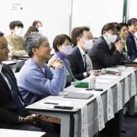 子供たちによる「水辺の課題」の発表と交流