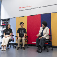 左から、Adobe Student Ambassadorの早川さん、小野さん、アドビの小池晴子氏