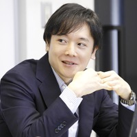 取材に応じてくれた医学部受験専門予備校YMSの校舎責任者・小柴允利氏